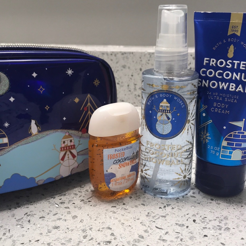 Bath and Body Works Frosted Coconut Snowball Set